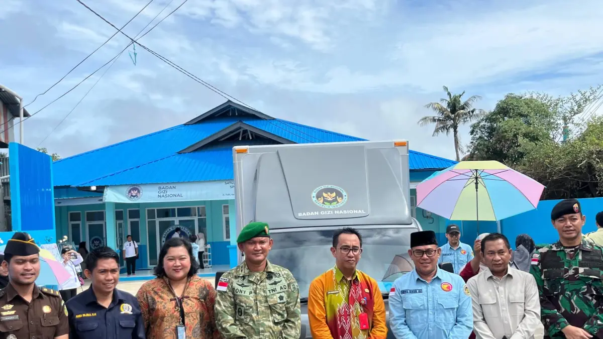 PELAYANAN : Asisten II Setkab Nunukan, Juni Mardiansyah bersama Forkopimda Nunukan usai meresmikan Satuan Pelayanan Pemenuhan Gizi (SPPG) Nunukan Timur yang melayani tiga titik dengen sasaran 857 orang. PEMKAB NUNUKAN