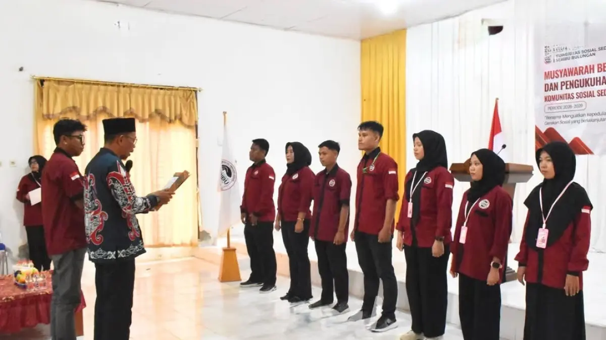 SOSIAL : Asisten I Pemkab Bulungan melantik komunitas sosial di Tanjung Selor.
(Taslee/Radar Tarakan)