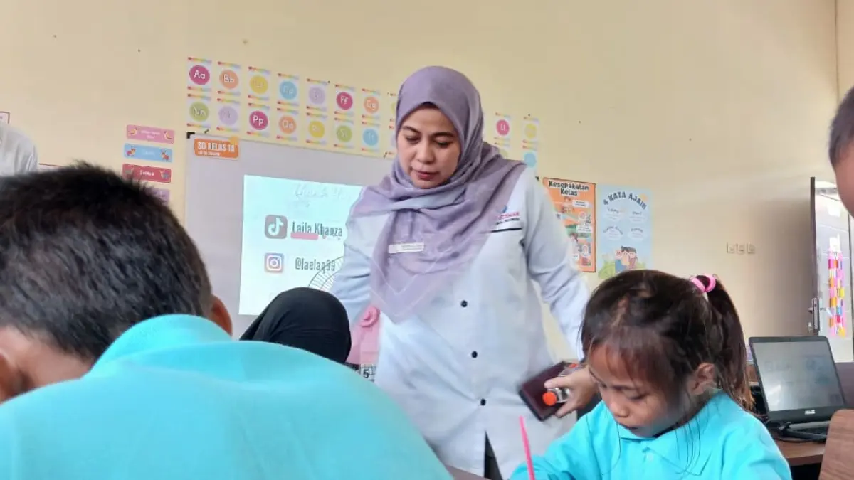 MENINJAU : ORI Perwakilan Kaltara saat meninjau sekolah di Tarakan. AGUS DIAN ZAKARIA/RADAR TARAKAN