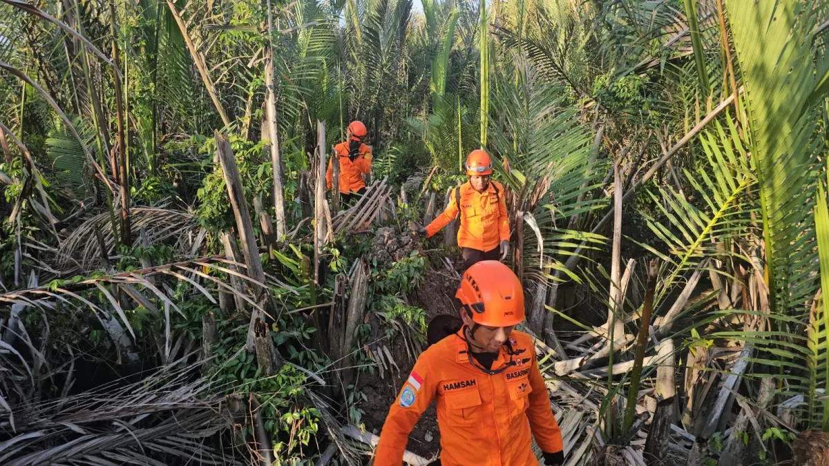 PENCARIAN : Tim SAR kembali melakukan pencarian terhadap warga Lingkas Ujung, yang dilaporkan hilang saat mencari daun nipah di kawasan hutan sekitar Rumah Adat Tidung. BASARNAS TARAKAN&nbsp;
