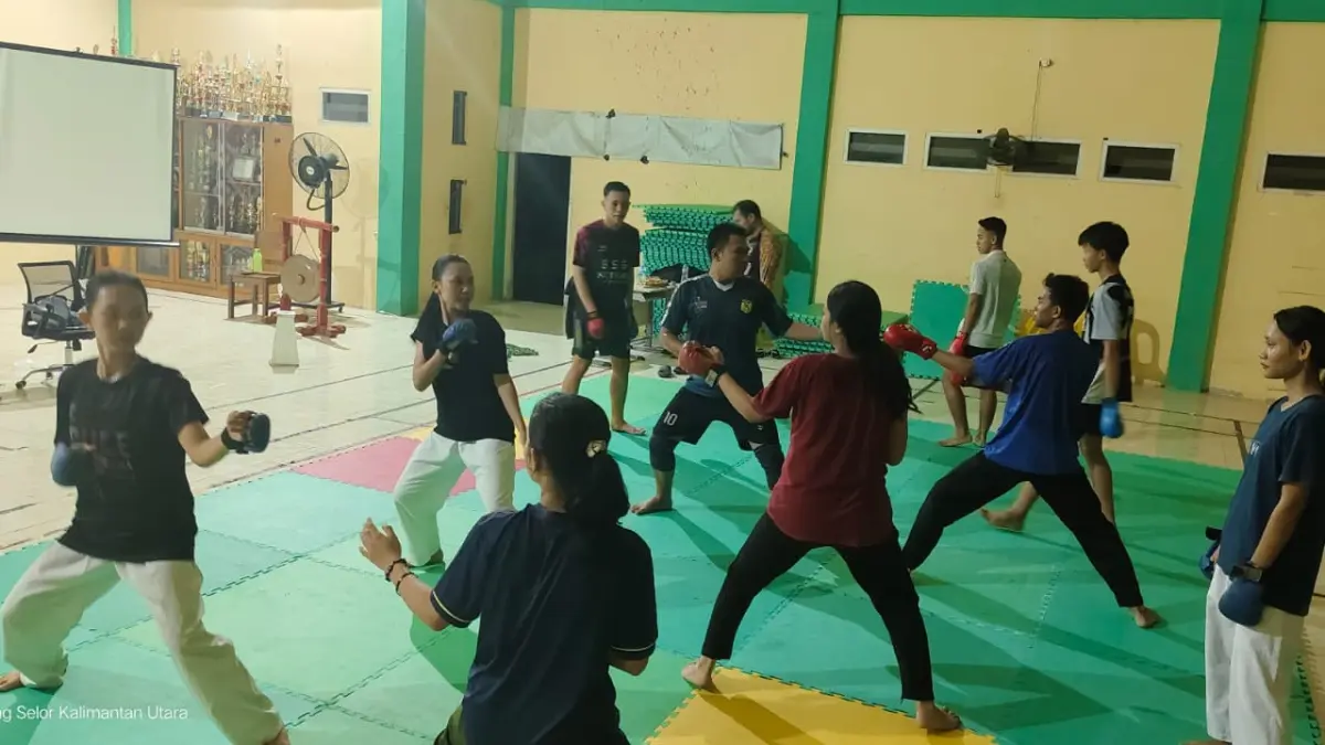 TC : Atelt karate Bulungan mengikuti
trainning center dalam persiapan menuju Porprov Kaltara.
(Taslee/Radar Tarakan)