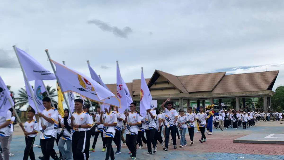 MENUJU PORPROV: Tampak kontingen dari berbagai cabor ketika mengikuti Pekan Olahraga Kabupaten (Porkab) Bulungan, beberapa waktu lalu.
(Taslee/Radar Tarakan)