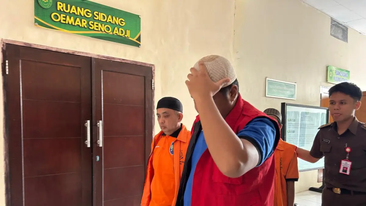SAKSI MERINGANKAN : PH terdakwa Rudi Adi Suwarno menghadirkan &nbsp;saksi meringankan terkait dengan penyitaan sejumlah aset yang dijadikan barang bukti dalam perkara tersebut. ELIAZAR/RADAR TARAKAN&nbsp;