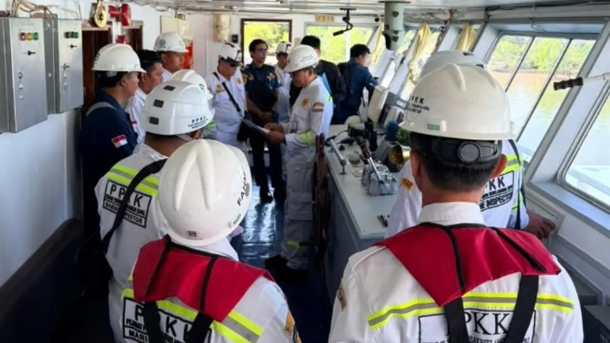 TENGGANG : Meskipun KM Manta dan KM Julung Julung dinyatakan laik laut dan tetap dapat beroperasi namun diberikan tenggat waktu untuk menyelesaikan sejumlah rekomendasi hasil pemeriksaan kelaiklautan kapal.