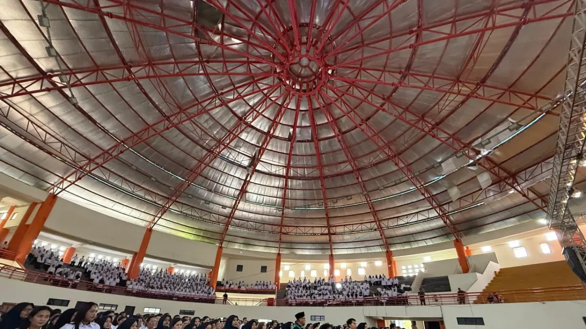 ABDI NEGARA: Ribuan PPPK Bulungan ketika dilantik bupati beberapa waktu lalu.