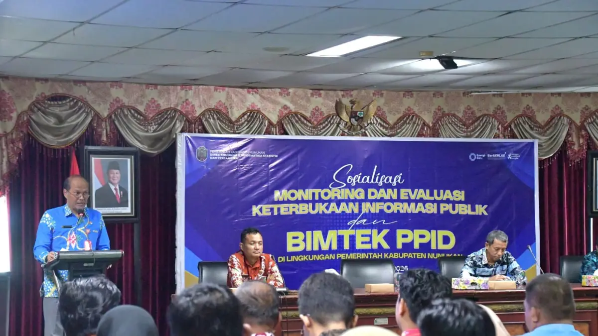 SOSIALISASI : Plh Sekretaris Daerah (Sekda) Nunukan H. Muhammad Amin saat memberikan arahan kepada peserta sosialisasi Monitoring dan Evaluasi (Monev) Keterbukaan Informasi Publik.&nbsp;