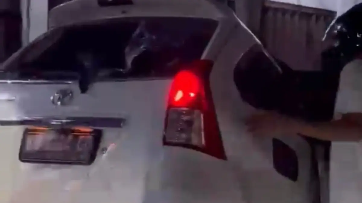 TABRAKAN BERUNTUN : Pihak kepolisian memastikan pengendara Toyota Avanza yang diduga menjadi pelaku tabrakan beruntun negatif menggunakan narkotika. SATLANTAS POLRES TARAKAN&nbsp;