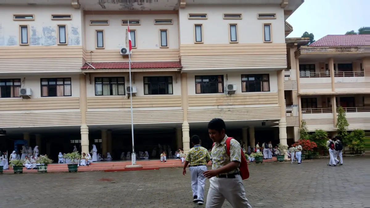 PERSIAPAN : Suasana salah satu sekolah negeri di Tarakan. AGUS DIAN ZAKARIA/RADAR TARAKAN