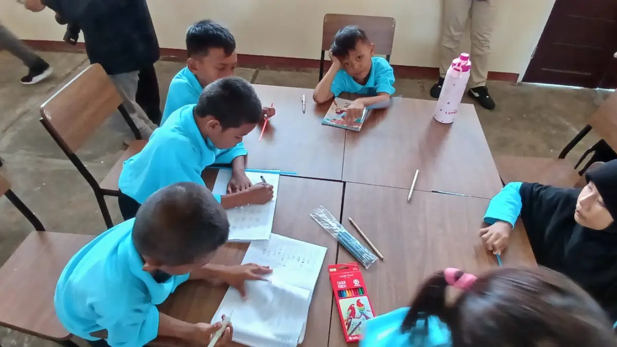 SEMANGAT : Suasana kegiatan belajar mengajar di Sekolah Rakyat 59 Tarakan. AGUS DIAN ZAKARIA/RADAR TARAKAN