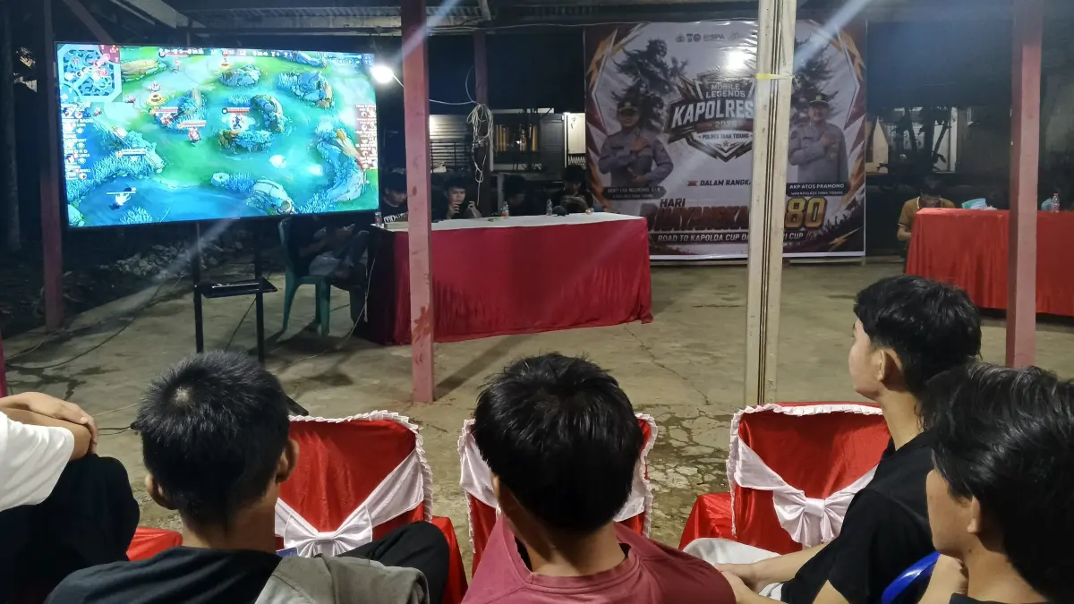 KEJUARAAN; Kejuaraan Mobile Legends Kapolres Cup yang digelar di Mako Polsek Sesayap, Rabu (24/6).

&nbsp;