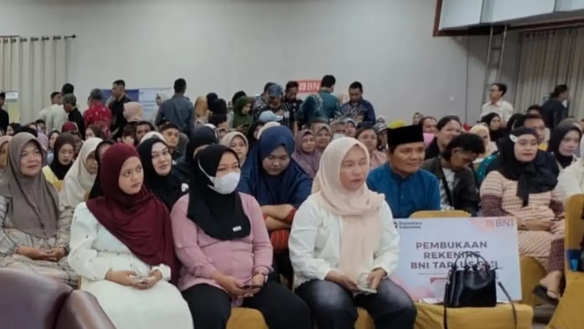 ANTUSIAS : Para PMI mengikuti pembekalan literasi keuangan agar mengelola penghasilan selama bekerja.&nbsp;