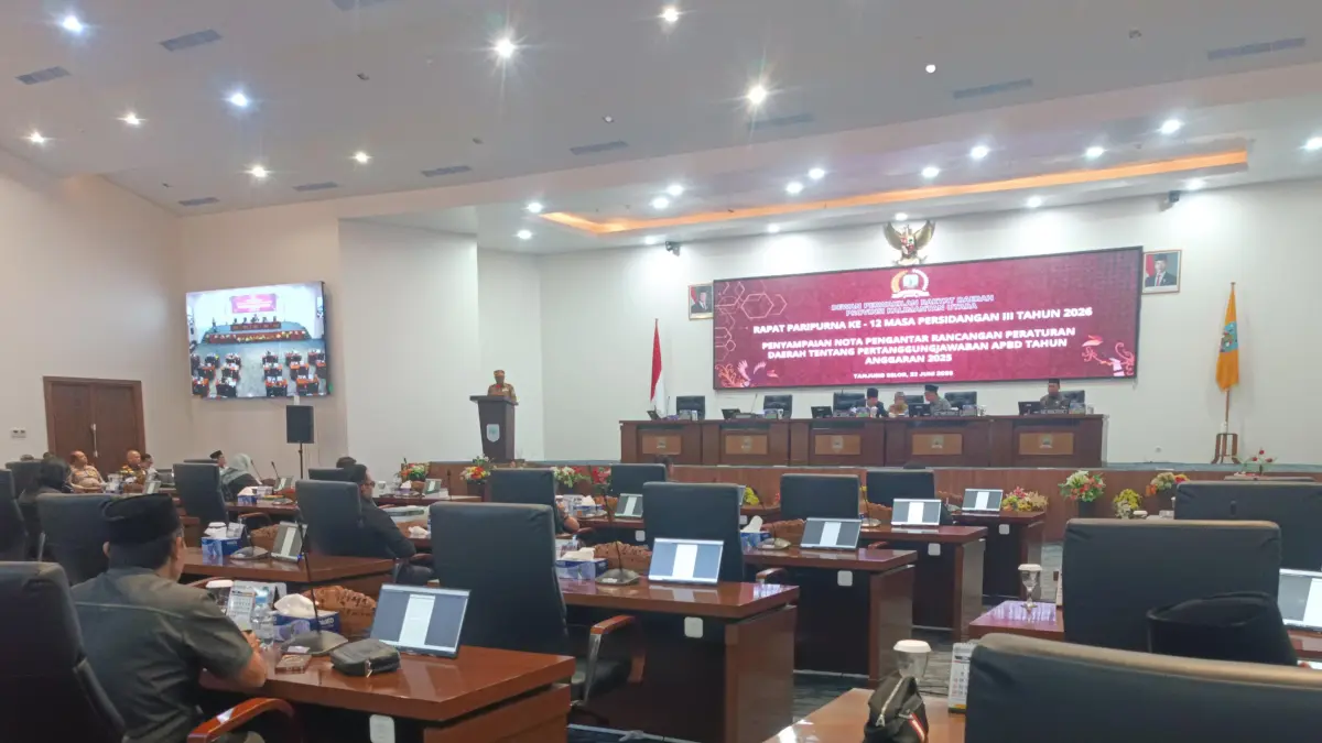 ANGGARAN: Penyampaian nota pengantar pertanggungjawaban APBD 2025 oleh Pemprov ke DPRD Kaltara. FOTO: IWAN K/RADAR TARAKAN