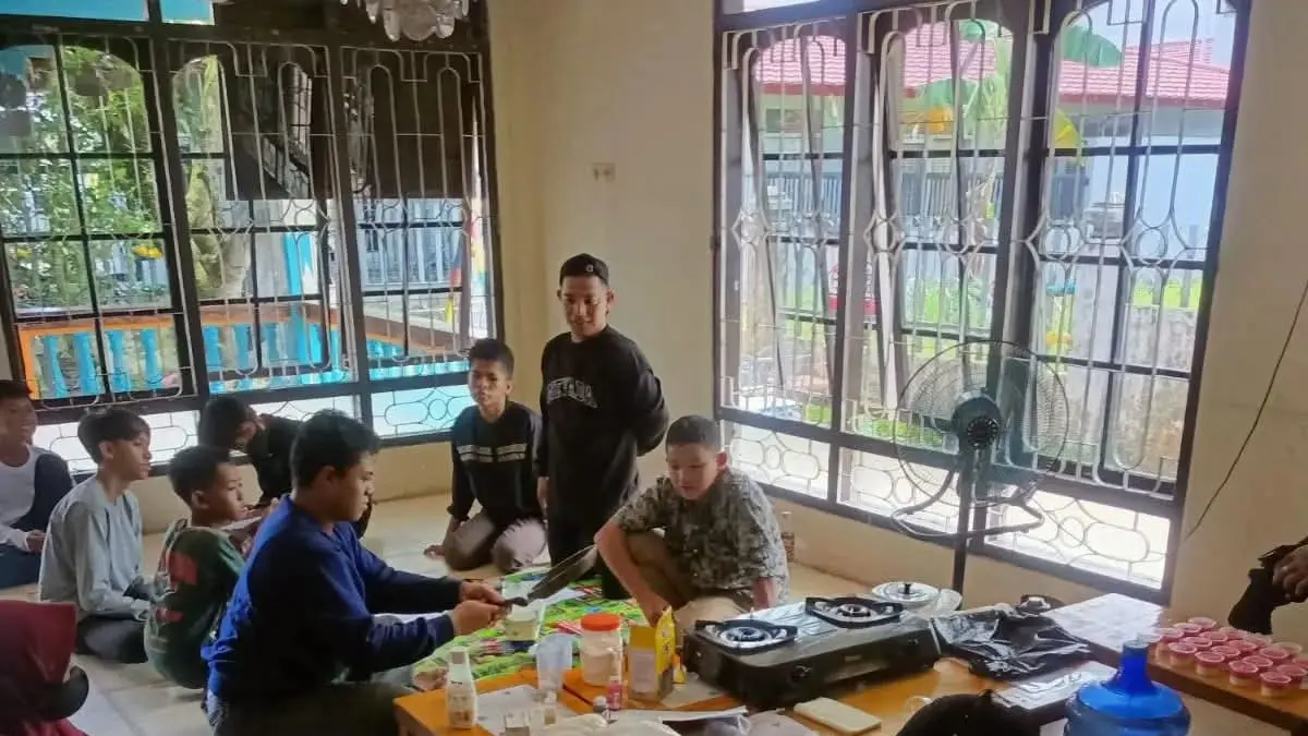 PENDIDIKAN: Aktivitas belajar mengajar di salah satu ruang kelas Sanggar Kegiatan Belajar (SKB) Kota Tarakan. &nbsp;AGUS DIAN ZAKARIA/RADAR TARAKAN