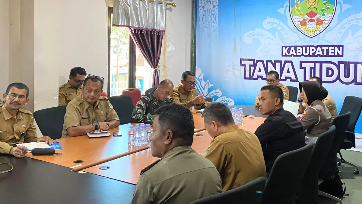 PENERTIBAN: Rakor penertiban operasional angkutan dan penampungan sawit terkait pemanfaatan ruang serta tata cara pengangkutan TBS kelapa sawit.(FOTO: ISTIMEWA)