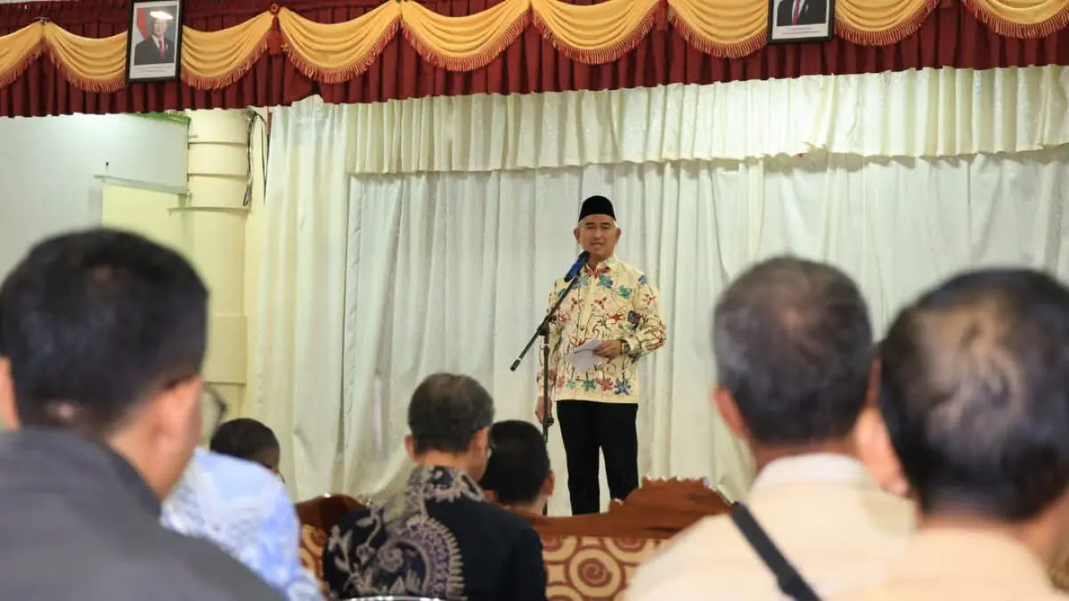 KOMITMEN SPMB: Wali Kota Tarakan, dr. H. Khairul, M.Kes menyampaikan pesannya dalam agenda komitmen bersama SPMB 2026. AGUS DIAN ZAKARIA/RADAR TARAKAN