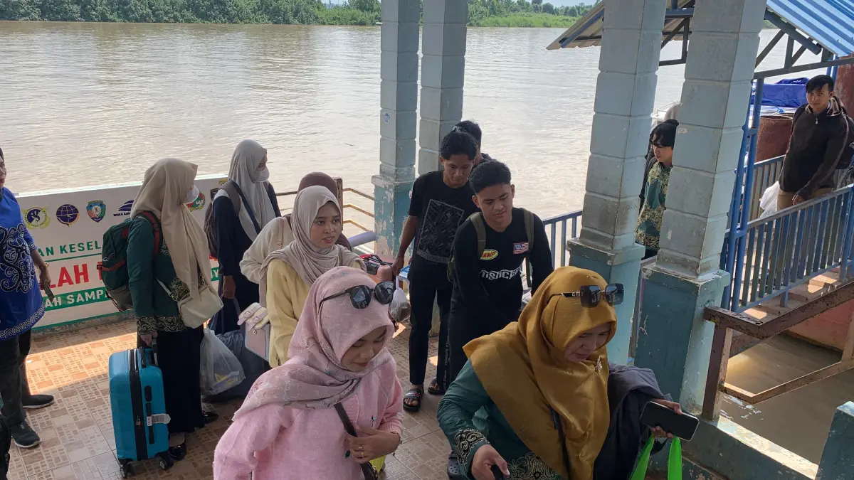 MTQ KALTARA: Kafilah Tarakan saat tiba di Pelabuhan Speedboat Malinau. FOTO: DIPA/RADAR TARAKAN
