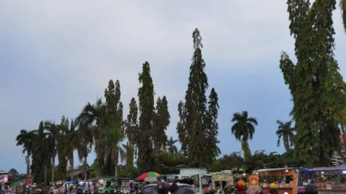 BERALIH : Pemkab Nunukan memberikan batas akhir pelaku UMKM Alun-alun Nunukan dipindahkan ke jalan Bahari.&nbsp;
