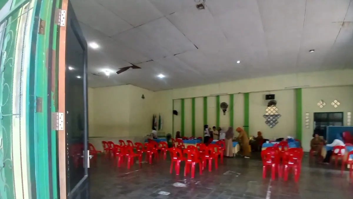 LANCAR : Suasana pelaksanaan SPMB di SDN Utama 2 Tarakan. AGUS DIAN ZAKARIA/RADAR TARAKAN