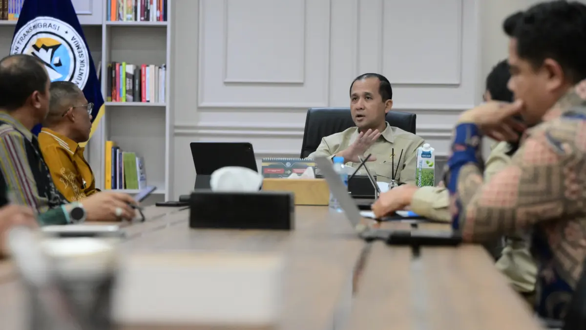 AUDIENSI: Bupati Bulungan Syarwani memimpin audiensi bersama dengan Menteri Transmigrasi. FOTO: RADAR TARAKAN