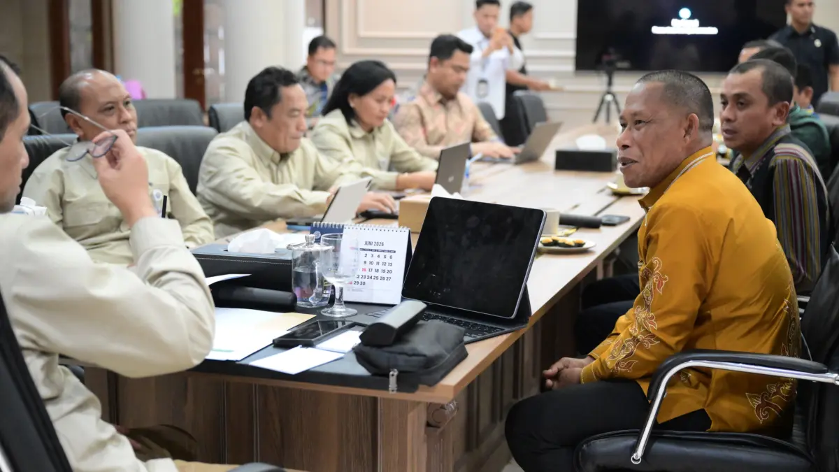 AUDIENSI: Bupati Bulungan Syarwani memimpin audiensi bersama dengan Menteri Transmigrasi. FOTO: RADAR TARAKAN