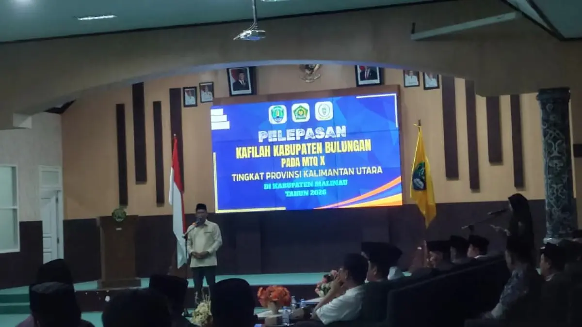 PELEPASAN: Bupati Bulungan, Syarwani memberikan arahan kepada kafilah Bulungan. FOTO: RADAR TARAKAN