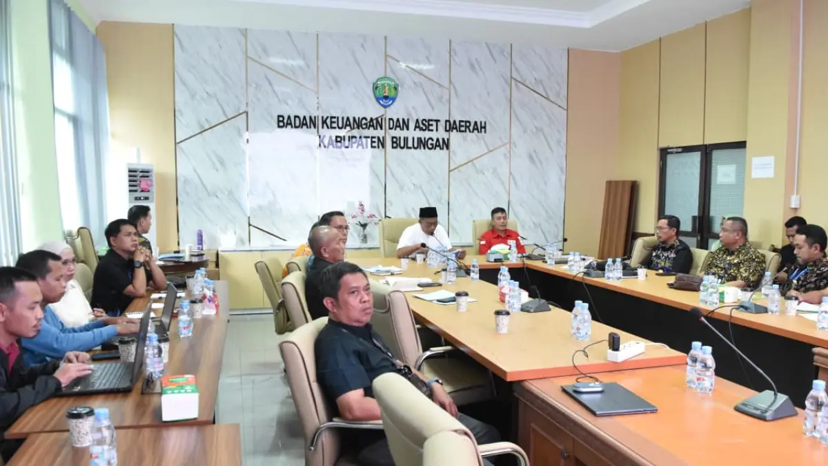 RAKOR: Bupati Bulungan, Syarwani saat memimpin rakor capaian dan percepatan pogram 2026. FOTO: RADAR TARAKAN