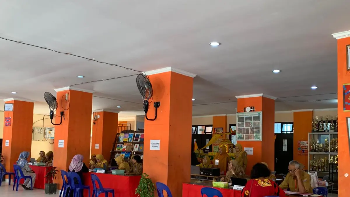 SPMB : Suasana pelaksanaan SPMB di Kota Tarakan. AGUS DIAN ZAKARIA/RADAR TARAKAN