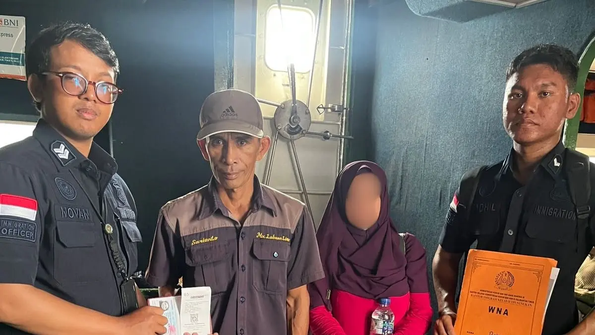 DIPULANGKAN : Warga Negara malaysia, Nurain Binti Irwan dideportasi pada Kamis, (3/7) melalui Pelabuhan Tunon Taka Nunukan menuju Tawau.&nbsp;