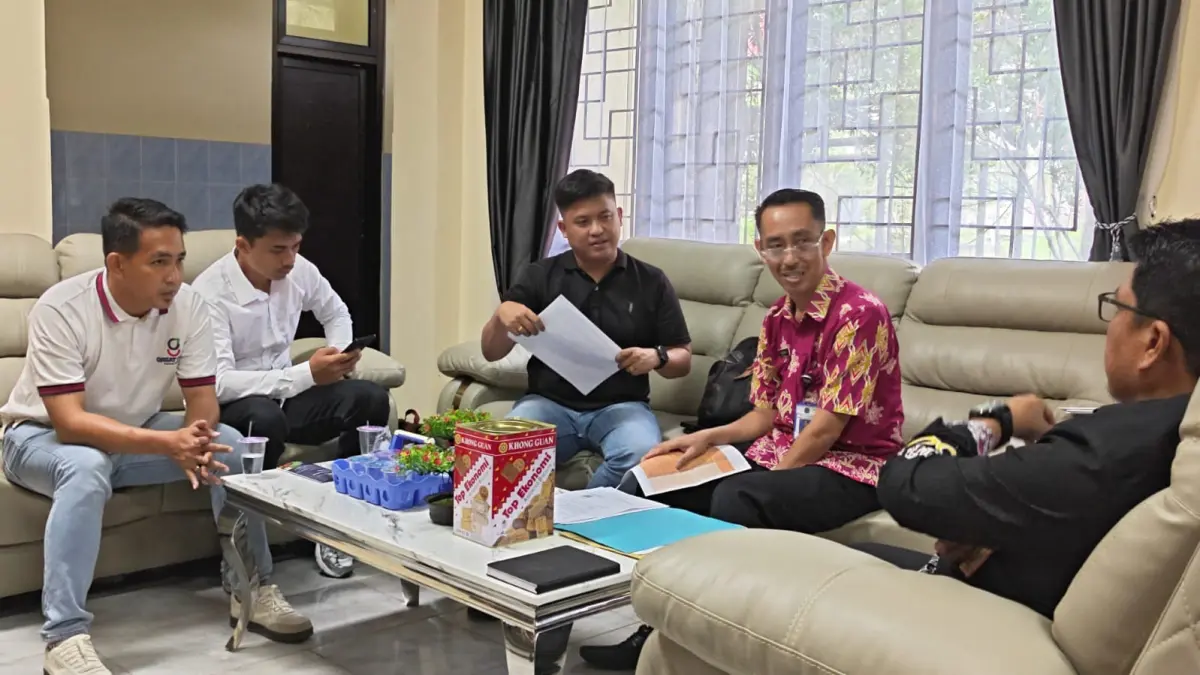 KOMITMEN : Kepala DKPP Kabupaten Nunukan, Masniadi saat memimpin pertemuan bersama perwakilan perusahaan sawit demi menjaga stabilitas harga Tandan Buah Segar (TBS).