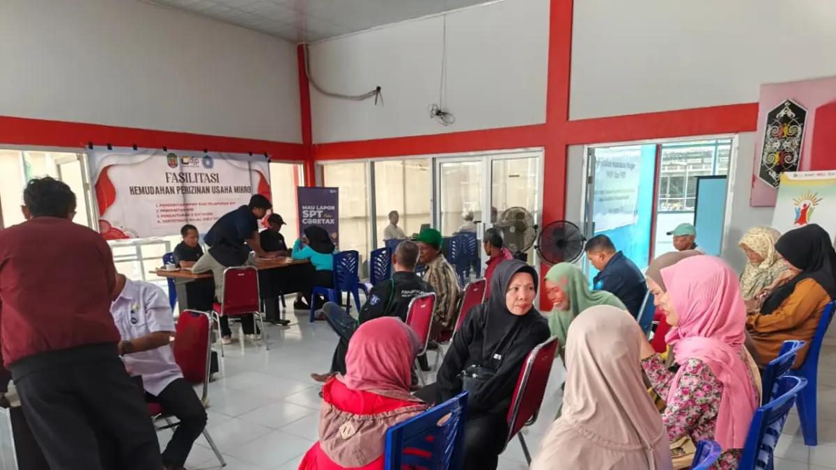 KEMUDAHAN : Kolaborasi DKUKMPP Nunukan, DPMPTSP Nunukan serta Kantor Pajak Nunukan memberikan fasilitas kemudahan pengurusan legalitas usaha kepada pelaku usaha. PEMKAB NUNUKAN