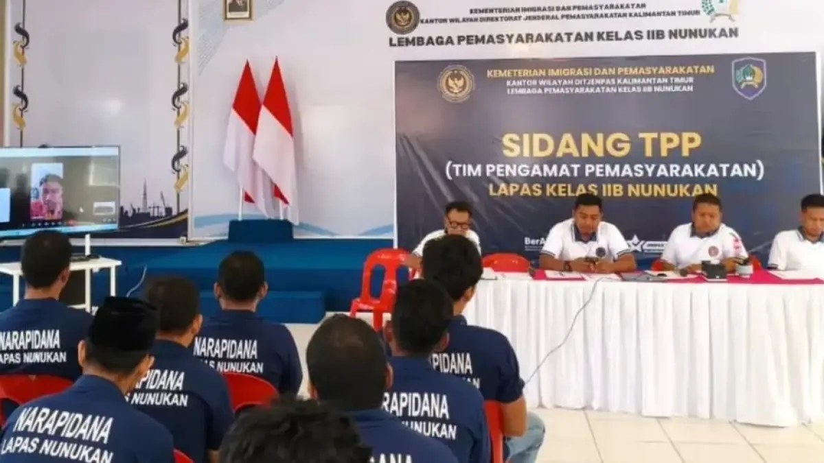 OBJEKTIF : Ketua Sidang, Kasi Binadik, Eko Novyanto memimpin jalannya sidang Tim Pengamat Pemasyarakatan (TPP) terhadap warga binaan.&nbsp;