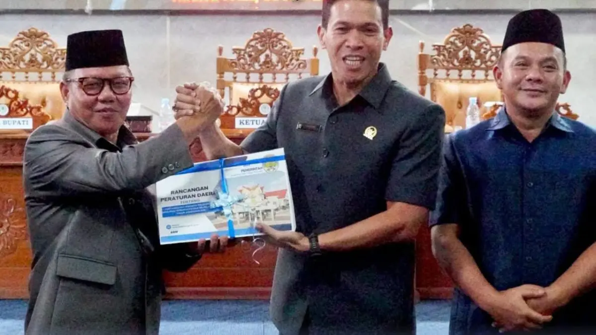 PARIPURNA: Wabup Sabri menyampaikan Lpj APBD 2025