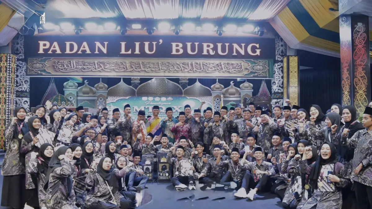 PRESTASI : Kafilah Bulungan tampil membanggakan di MTQ X Kaltara di Kabupaten Malinau.
(Taslee/Radar Tarakan)