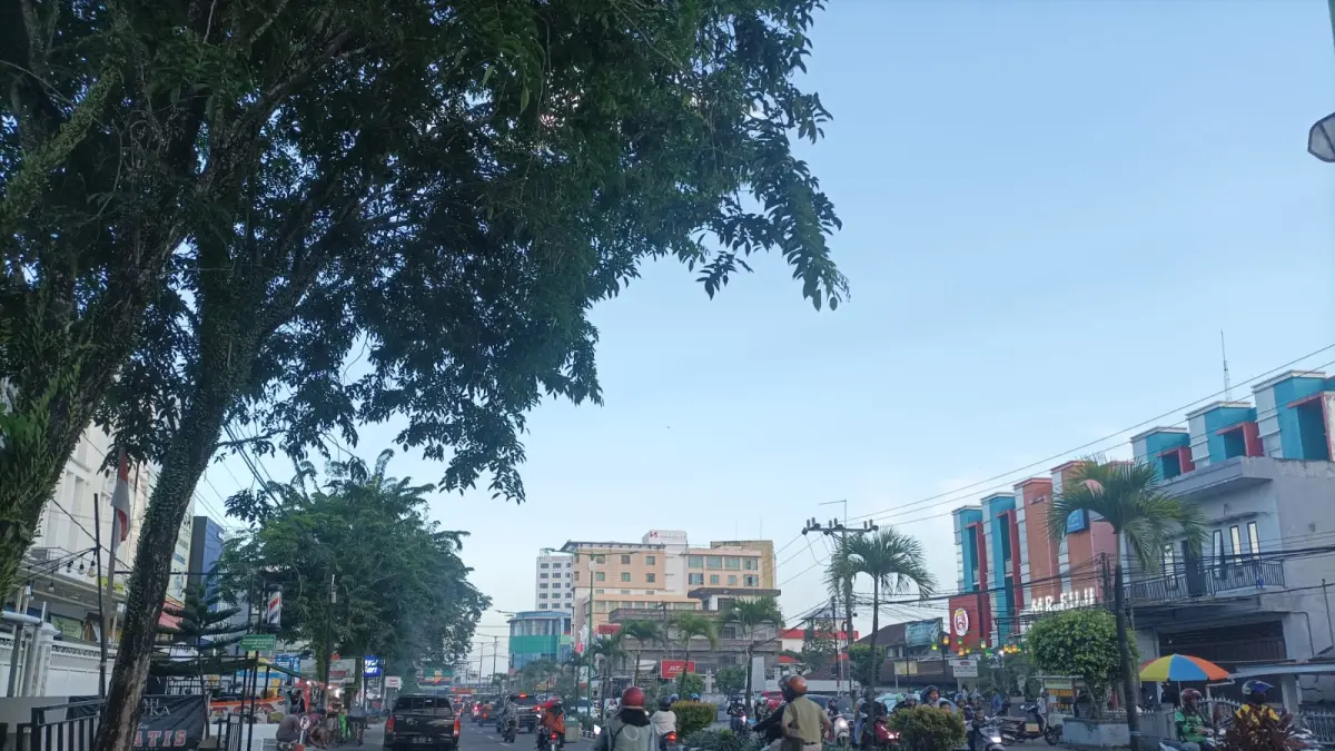 RAMAI : Aktivitas transportasi di Kota Tarakan. AGUS DIAN ZAKARIA/RADAR TARAKAN