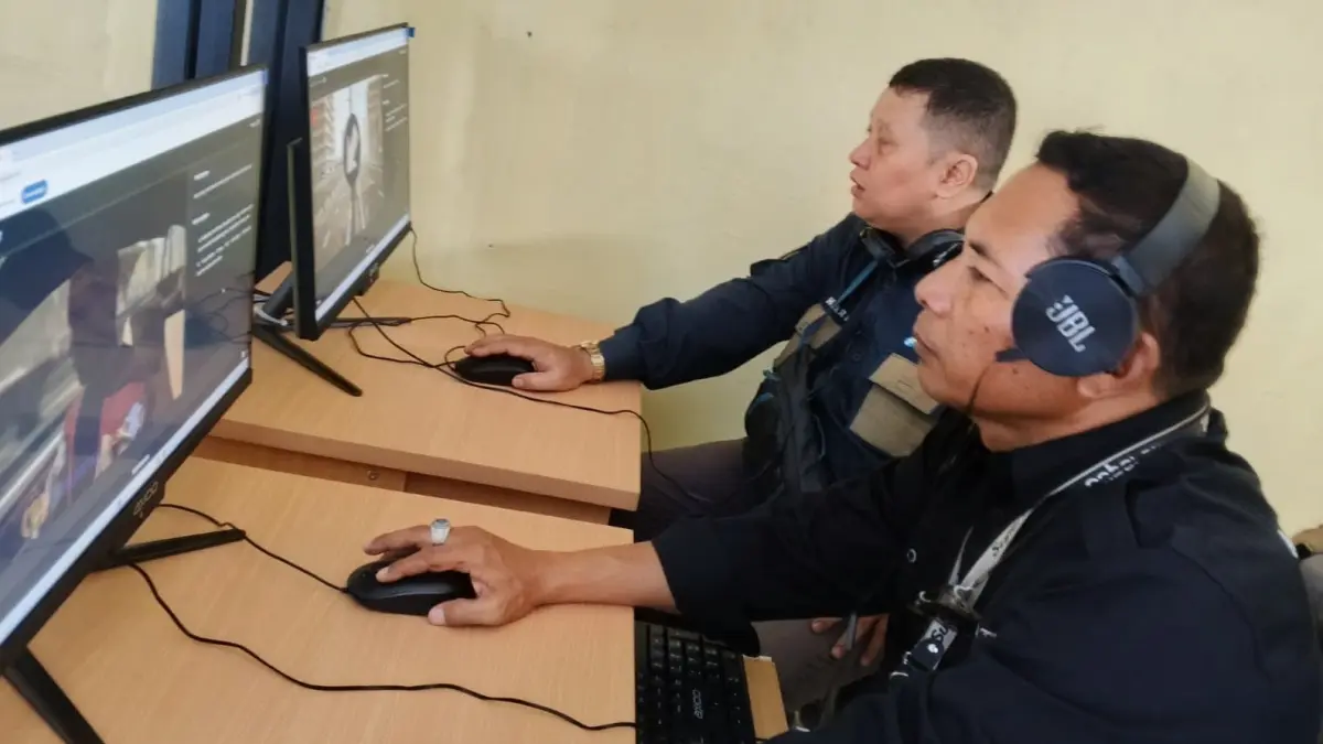 LEBIH MUDAH: Dua pemohon mengikuti tes di Satlantas Polres Tana Tidung untuk mendapatakan SIM.(FOTO: DOK RADAR KALTARA)