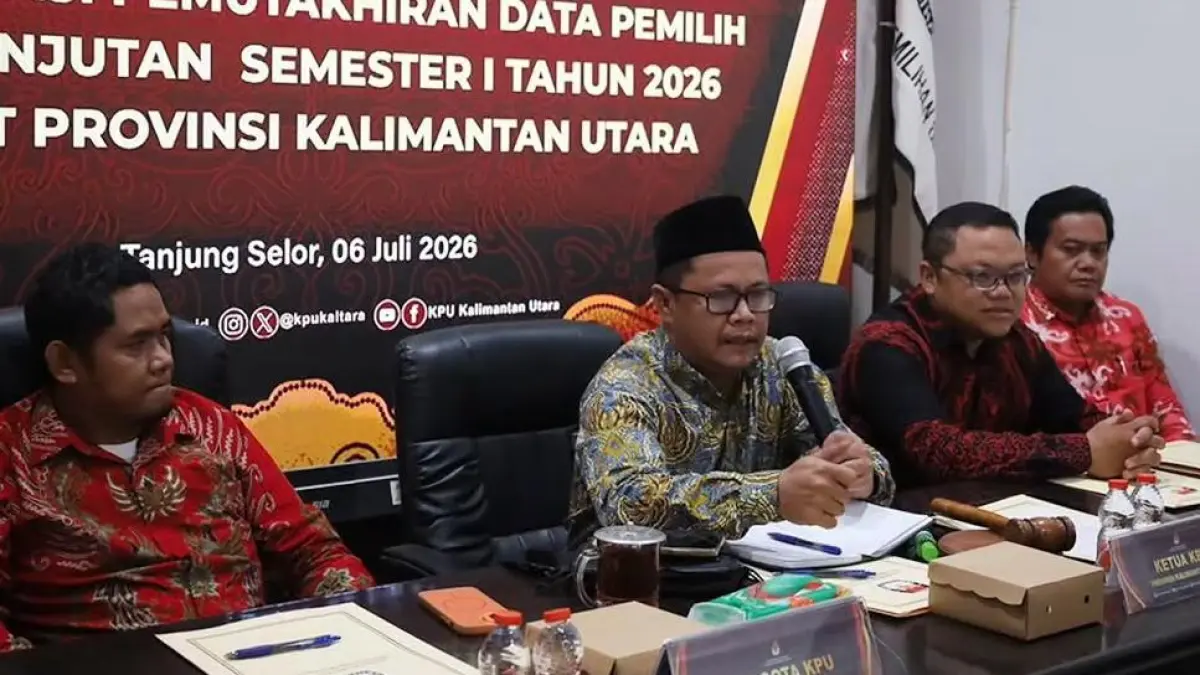 PEMUTAKHIRAN: Rapat pleno PDPB Kaltara semester I tahun 2026 di Tanjung Selor. FOTO: KPU KALTARA