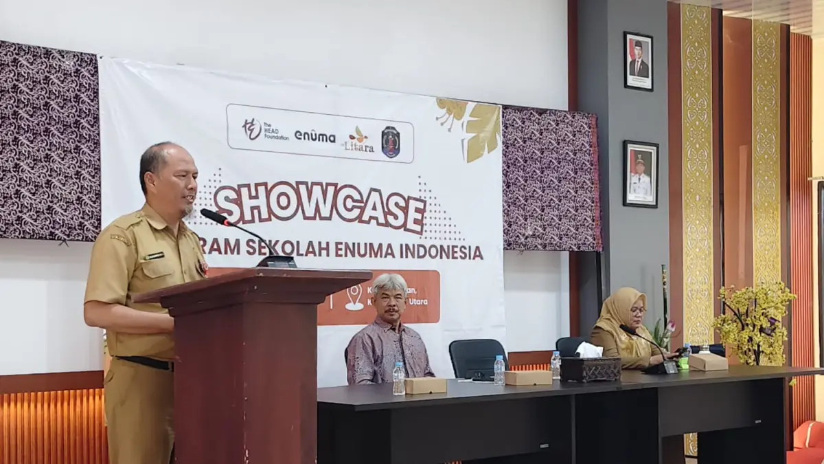 LITERASI : Asisten Pemerintahan dan Kesejahteraan Rakyat, Setkab Nunukan, H. Muhammad Amin memberikan arahan saat menutup Program Sekolah Enuma Indonesia (SEI) di Kabupaten Nunukan.&nbsp;