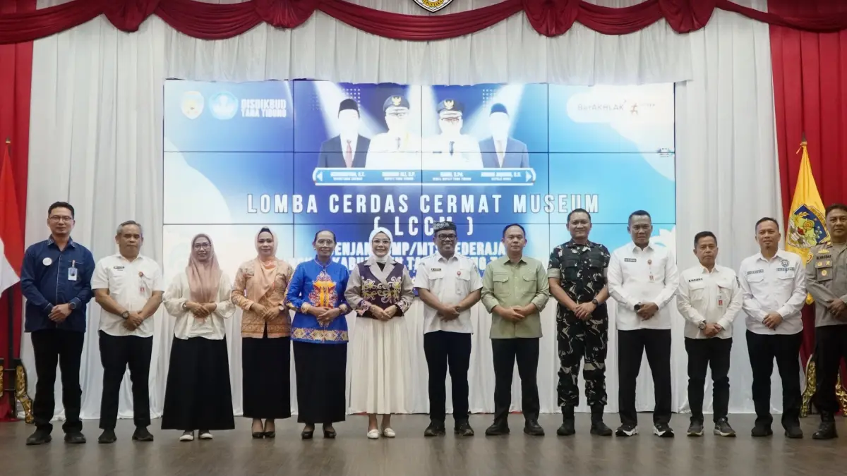 ABADIKAN MOMEN: Sekda H. Hersonsyah berfoto bersama dengan unsur Forkopimda, dan tamu undangan lainnya. 