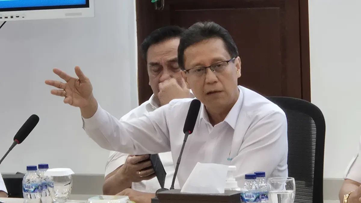 Menkes RI, Budi Gunadi saat inspeksi mendadak (sidak) ke RS Kemenkes Surabaya.