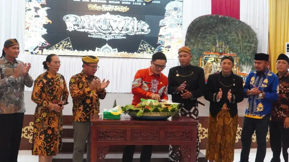 PAGUYIUBAN: Bupati Ibrahim ali menghadiri pengukuhan pengurus Pakuwana Tana Tidung. (FOTO: DISKOMINFO(