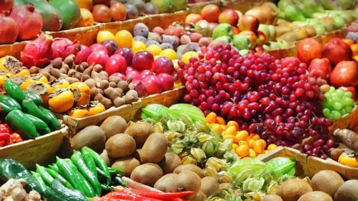 Konsumsi sayur dan buah bisa mencegah melasma. Sebab, sayur dan buah kaya antioksidan yang mampu mencegah bahaya dari paparan sinar UV.