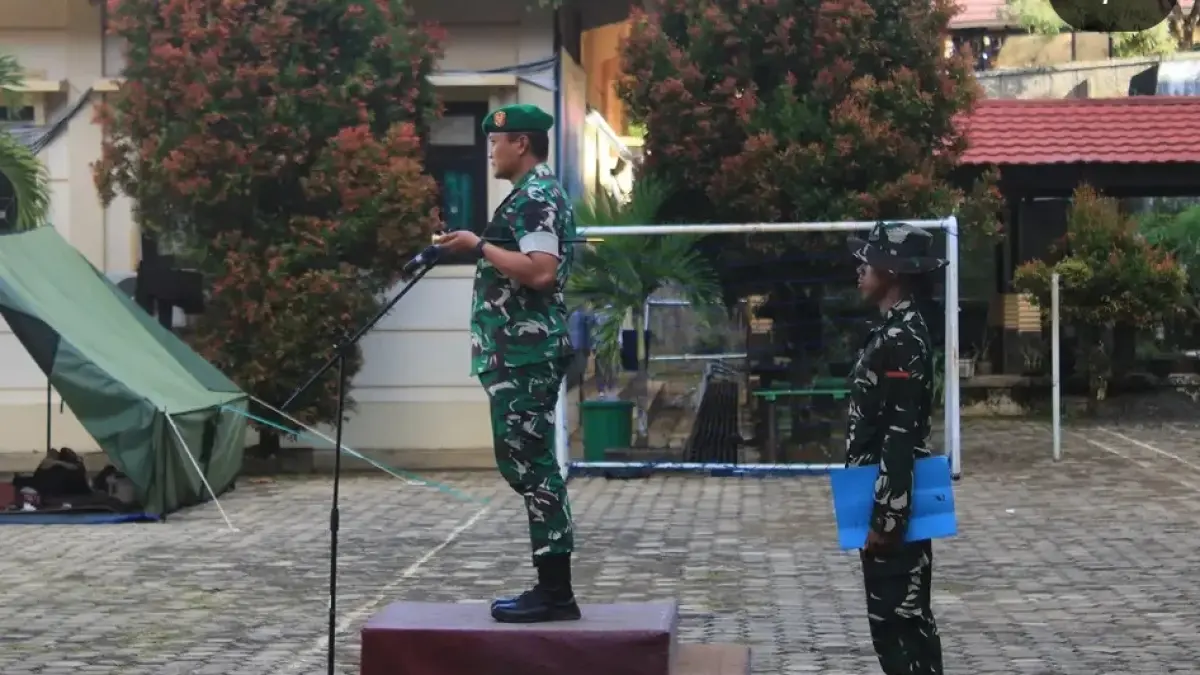 DIMULAI: Komandan Kodim (Dandim) 0914/Tana Tidung (TNT), Letkol Arm Raden Florensius Ferdian Ricarda, S.T., M.I.P., secara resmi membuka kegiatan Perkemahan Sabtu-Minggu (Persami) Korps Kadet Republik Indonesia (KKRI) di SMA Terpadu Unggulan 1 Tana Tidung, Jumat (17/7).(FOTO: ISTIMEWA)