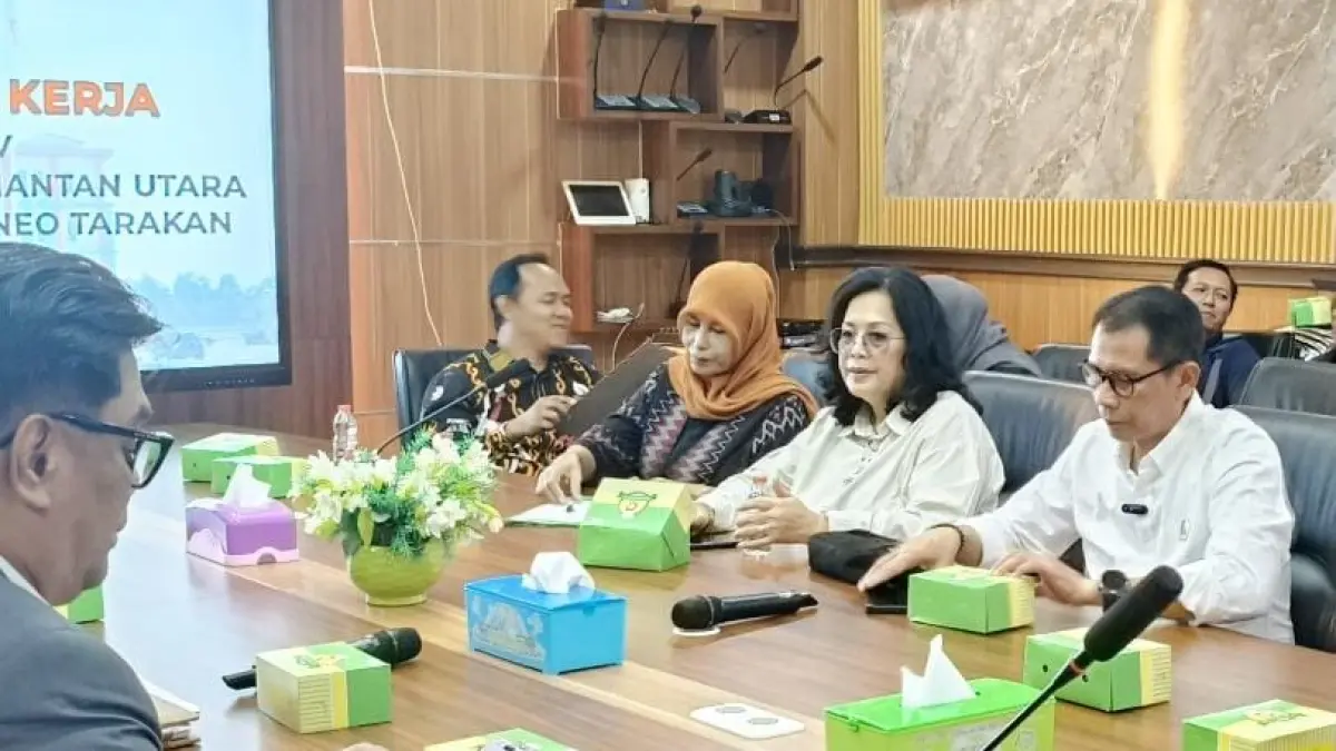 MENUNGGU JUKNIS: Suasana pertemuan DPRD Kaltara dan UBT. AGUS DIAN ZAKARIA/RADAR TARAKAN