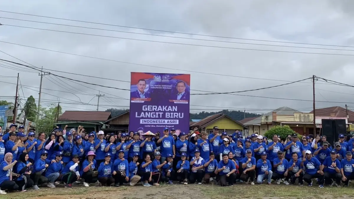 DIPA/RADAR TARAKAN
ASRI: DPC Partai Demokrat Kabupaten Malinau saat menggelar Gerakan Langit Biru Indonesia ASRI di Malinau.
