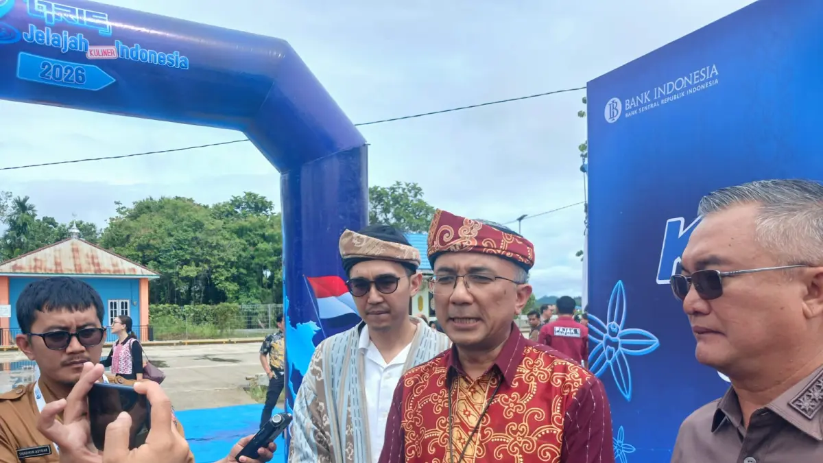 BERI KETERANGAN: Kepala KPwBI Provinsi Kaltara Agus Taufik saat memberikan keterangan ke media. AGUS DIAN ZAKARIA/RADAR TARAKAN