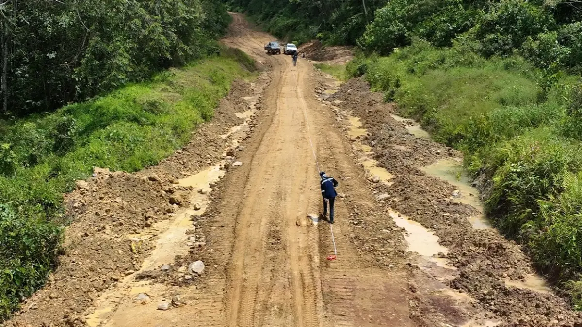 INFRASTRUKTUR: Salah satu titik jalan di wilayah perbatasan Kaltara yang telah ditangani. FOTO: PEMPROV KALTARA
