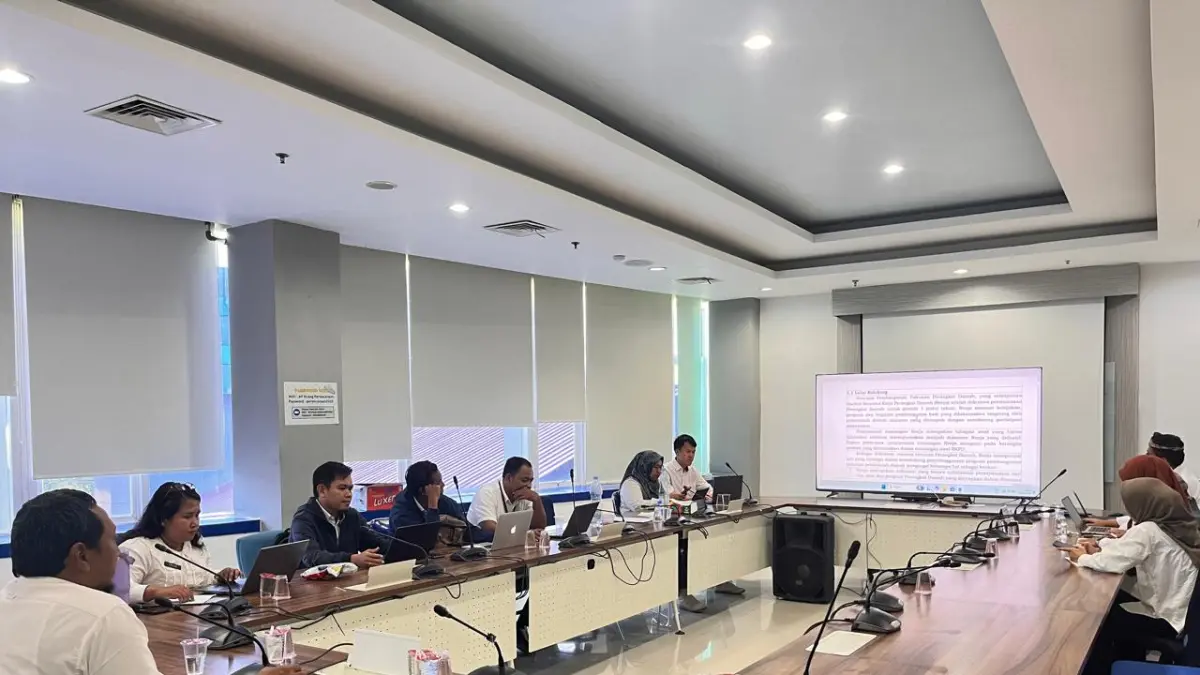 SINKRONISASI RENJA: Tim Bapperida Kaltara bersama perwakilan OPD mengikuti verifikasi dan sinkronisasi Renja 2026. FOTO: DOK BAPPERIDA KALTARA