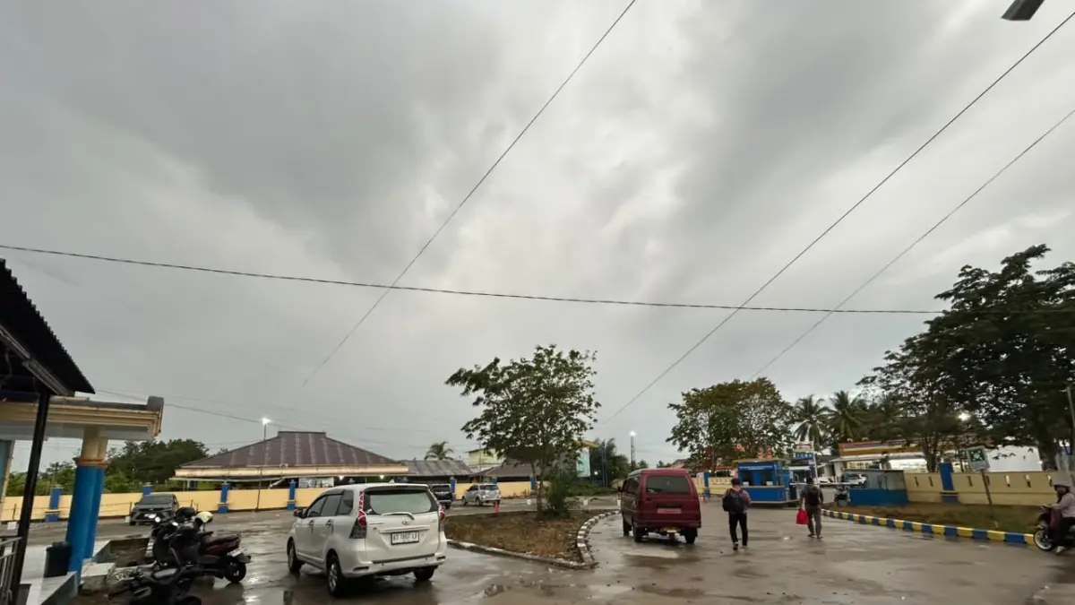 PERINGATAN &nbsp;: BMKG Tarakan mengeluarkan peringatan dini cuaca bagi sejumlah wilayah di Kaltara yang berpotensi mengalami hujan dengan intensitas sedang hingga lebat. ELIAZAR/RADAR TARAKAN&nbsp;