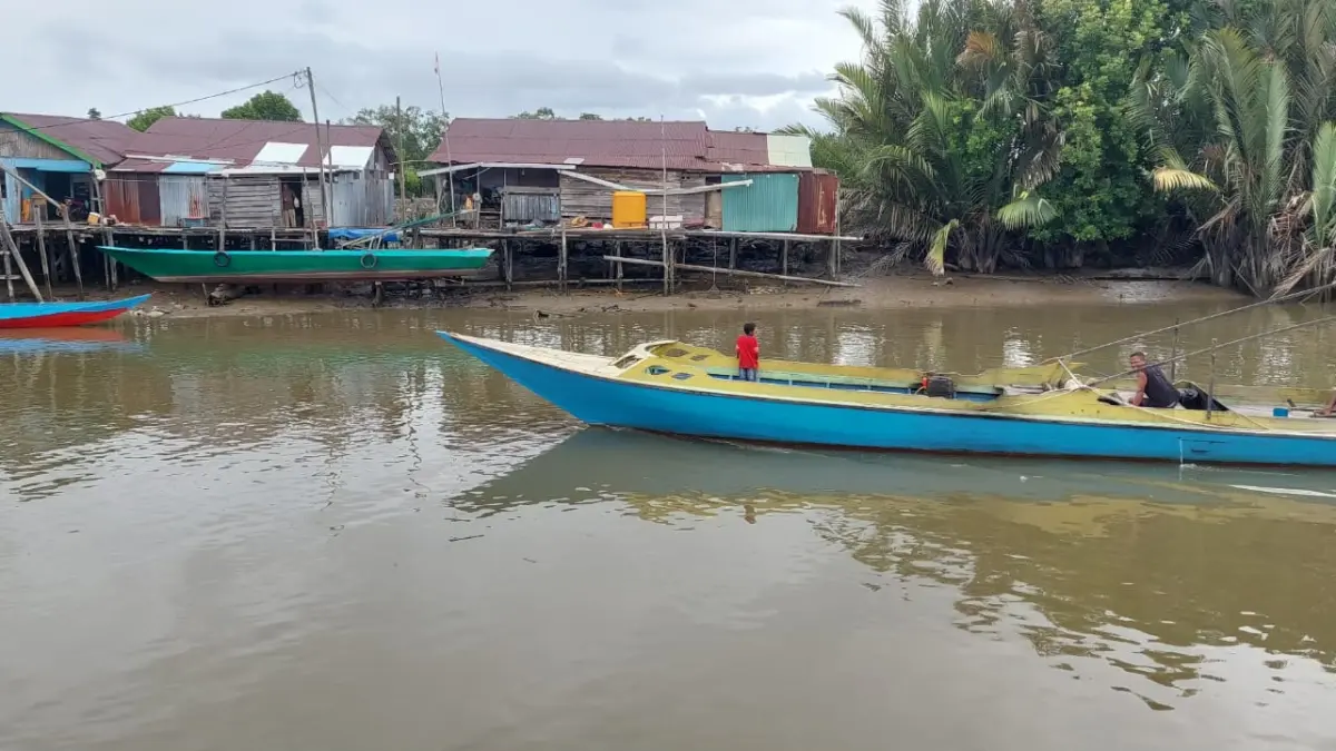 AKTIVITAS PESISIR: Aktivitas kepal di perairan kawasan pesisir Bulungan. RADAR TARAKAN