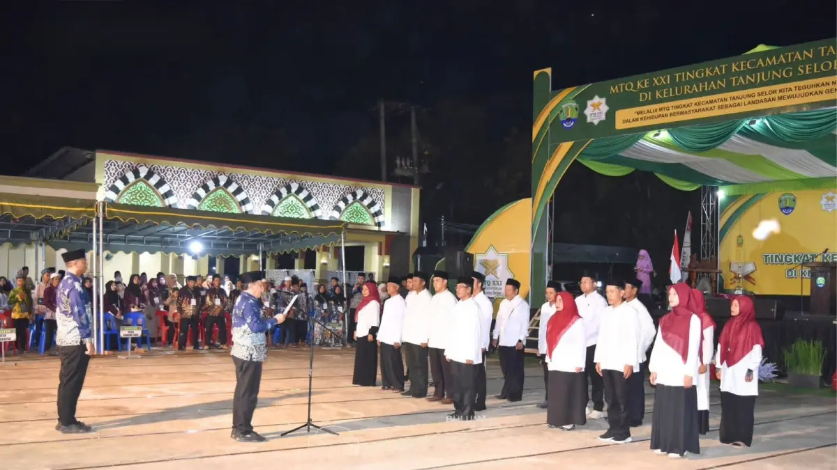 DIBUKA : MTQ Kecamatan Tanjung Selor Timur secara resmi dibuka oleh camat dan dihadiri Ketua DPRD Bulungan.
(Taslee/Radar Tarakan)